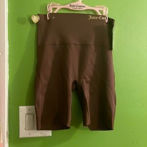NEVER WORN JUICY  COUTURE BROWN BIKER SHORTS IN LARGE